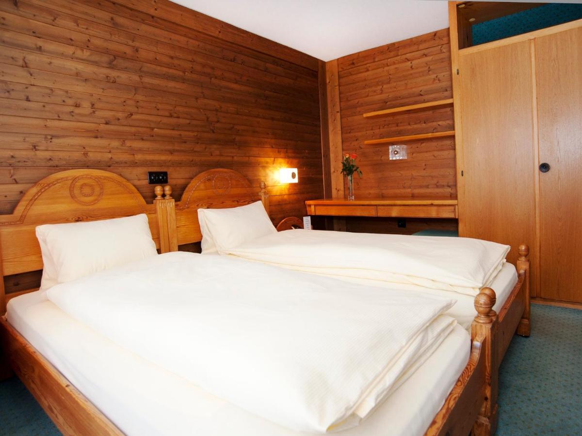 Ambiente Guesthouse Saas-Fee Room photo